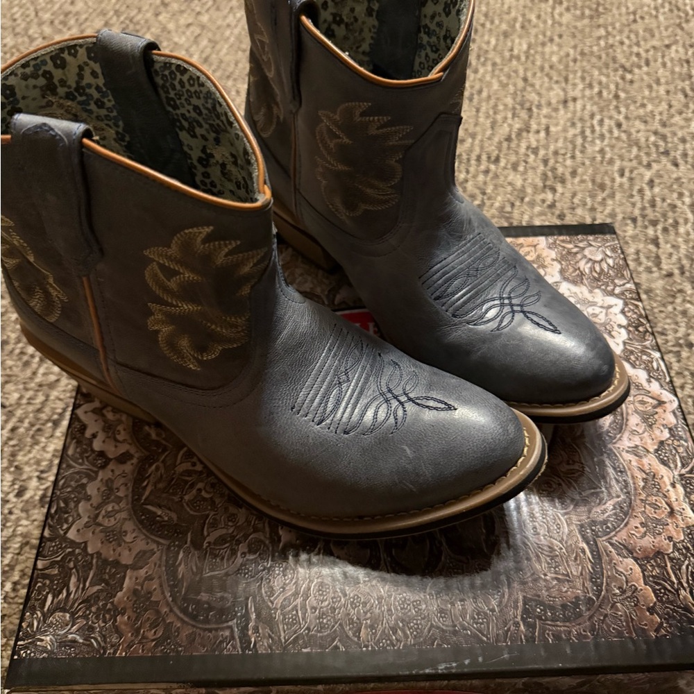 Laredo-  Blue Western Stitch-Detail Short Boots